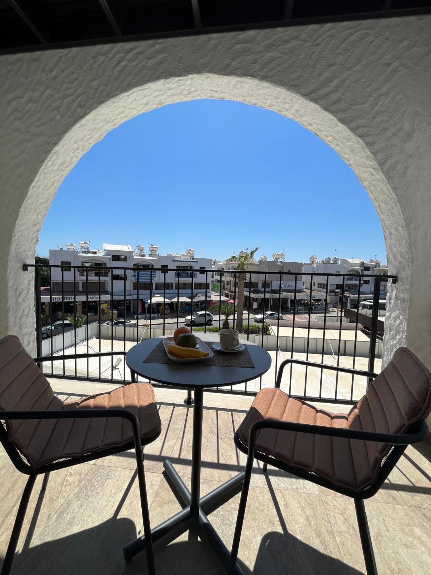 Papho'S Mare Apts Paphos Exterior photo
